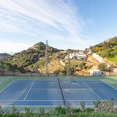 G1201 Palo Alto Two Bedroom Sea View Apartment *