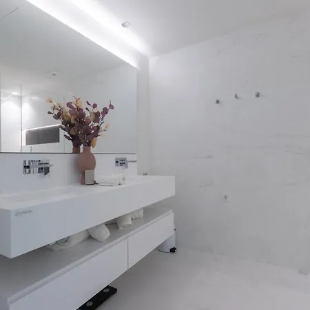 G1201 Palo Alto Two Bedroom Sea View Apartment